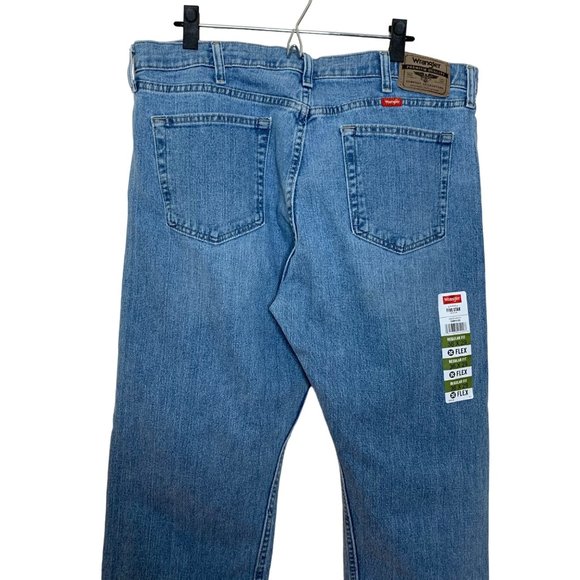 Wrangler Blue Jeans Light Wash Denim Pants Bootcut Relaxed Fit Flex Mens Size 36 - Picture 4 of 8